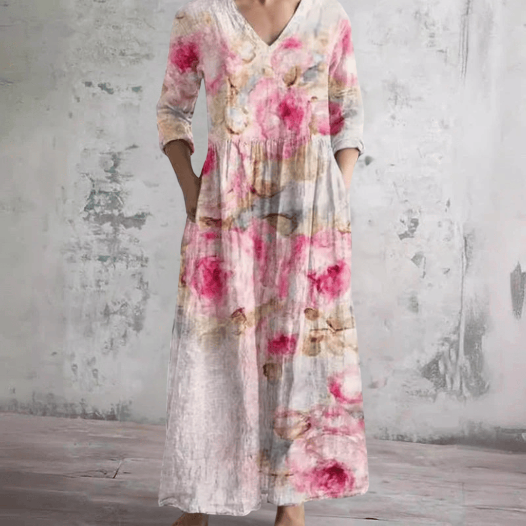 Robe d'été florale Barbara™ de Danoir Paris, tissu léger avec motifs floraux, portée élégante pour l'été.