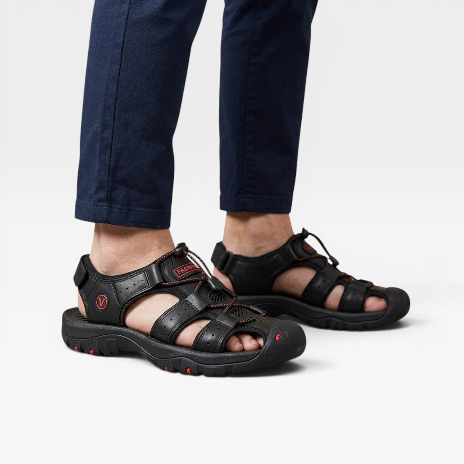 Sandales de randonnée en cuir véritable pour hommes de Danoir Paris, à bout fermé, réglables, idéales pour marche outdoor.