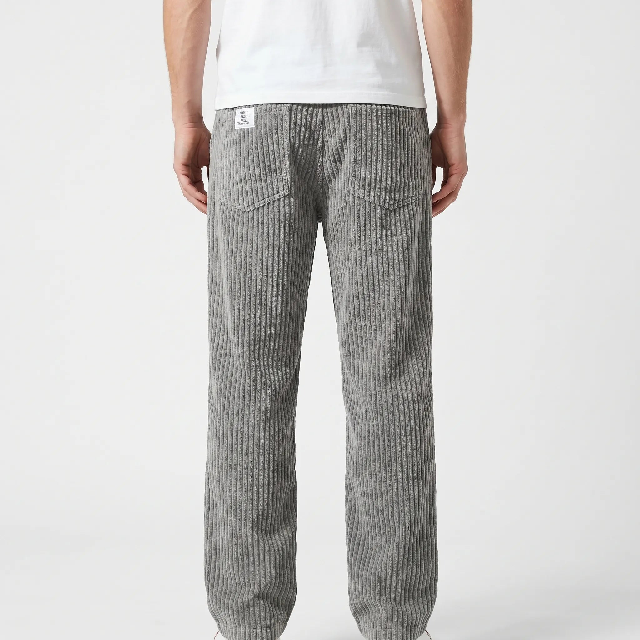 Pantalon en velours côtelé Adriano pour homme de Danoir Paris avec taille élastique, image de pantalon en tissu côtelé.