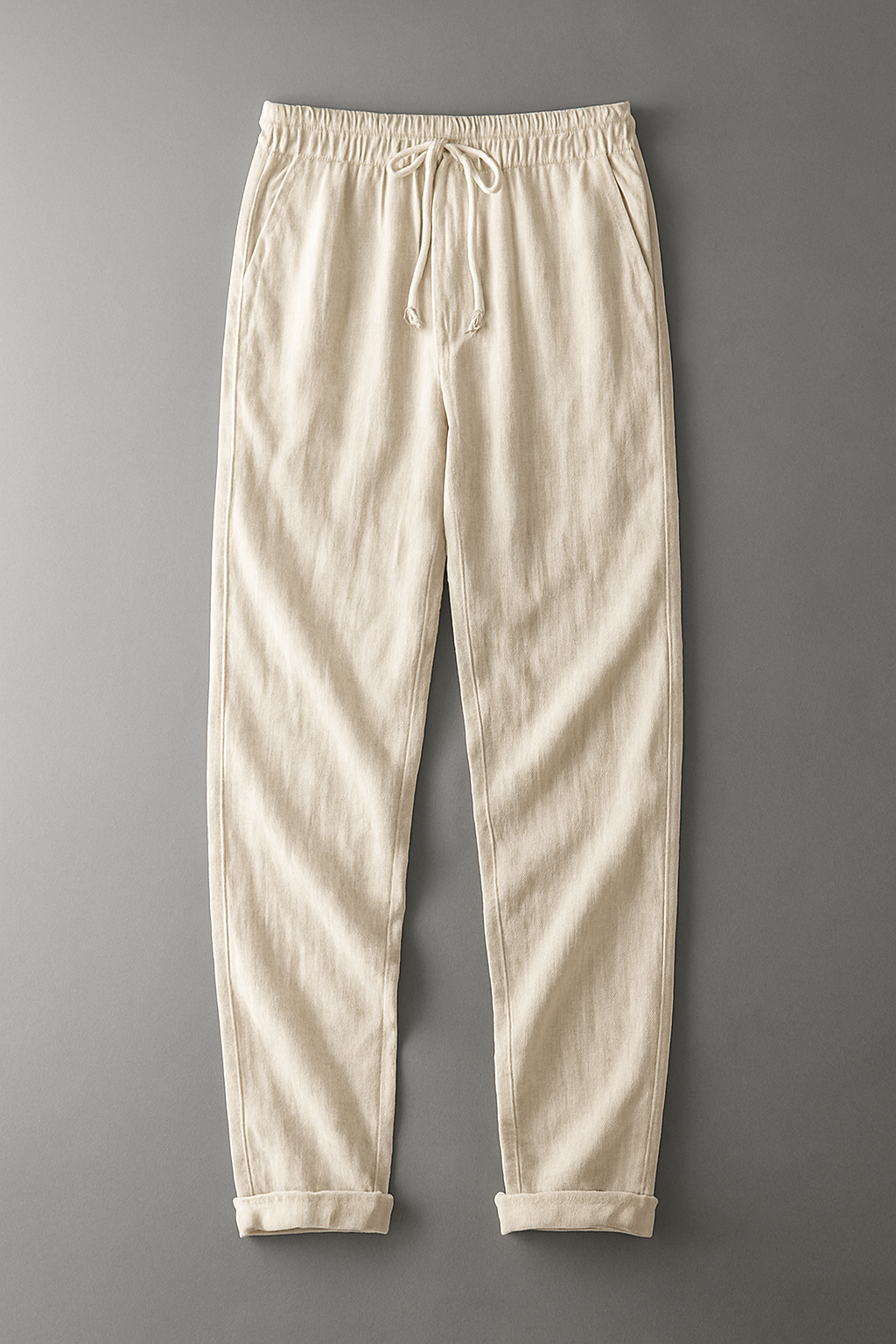 Pantalons élégants en lin Lago de Danoir Paris, coupe ajustée et tissu léger, parfaits pour un style chic et décontracté.