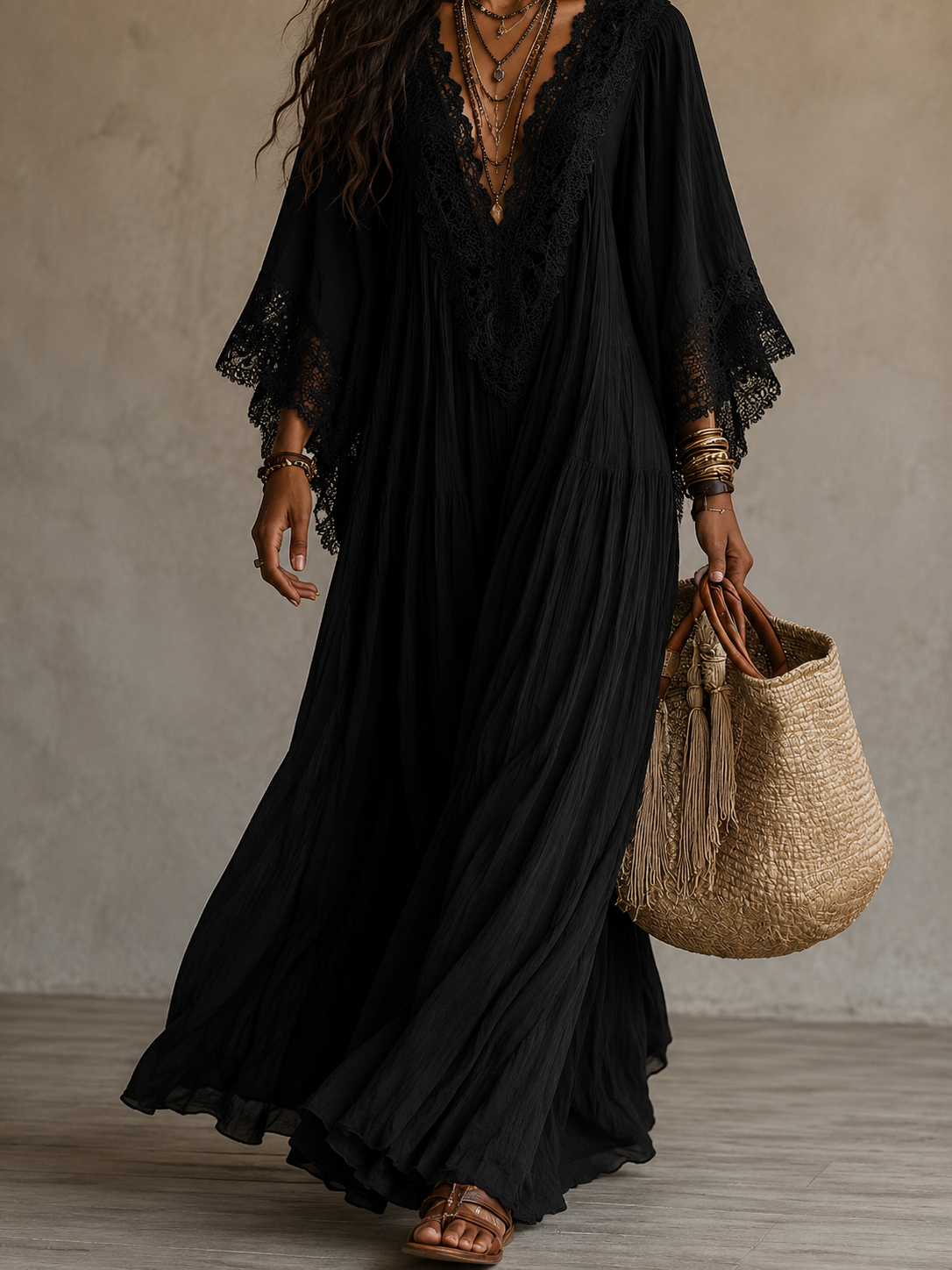 Robe longue en chiffon ivoire et dentelle Danoir Paris, détail de la dentelle élégante sur la robe Celeste.
