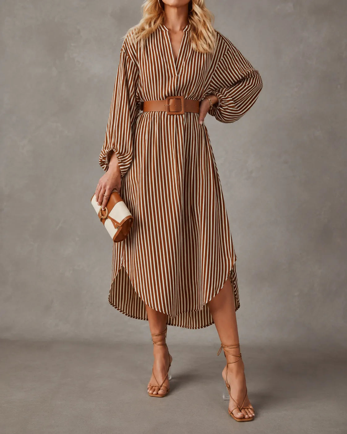 Robe chemise midi rayée Sienna de Danoir Paris avec ceinture, tissu léger, style élégant et confortable.