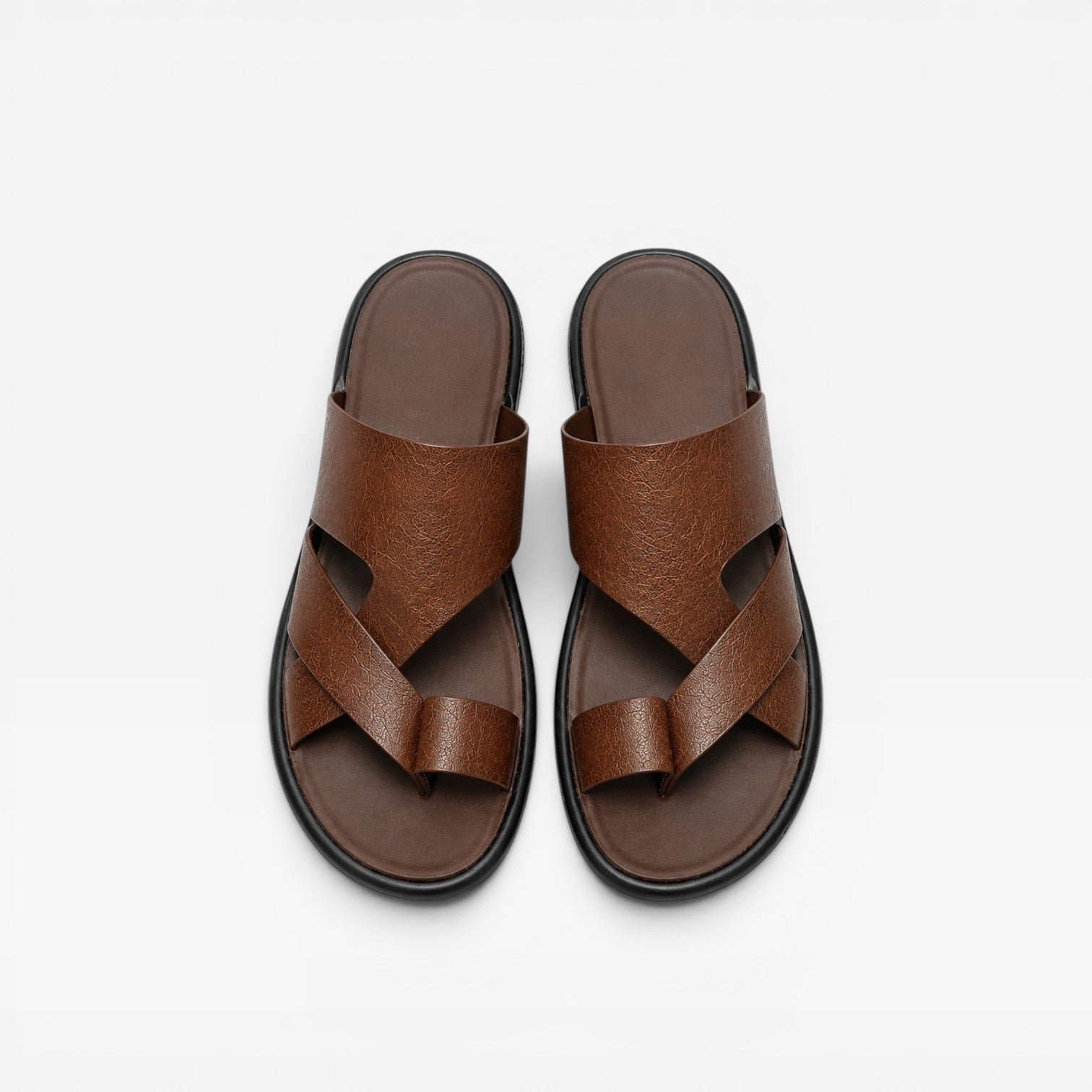 Sandales en cuir pour hommes Danoir Paris, à enfiler, avec boucle d’orteil, confort quotidien, style élégant.
