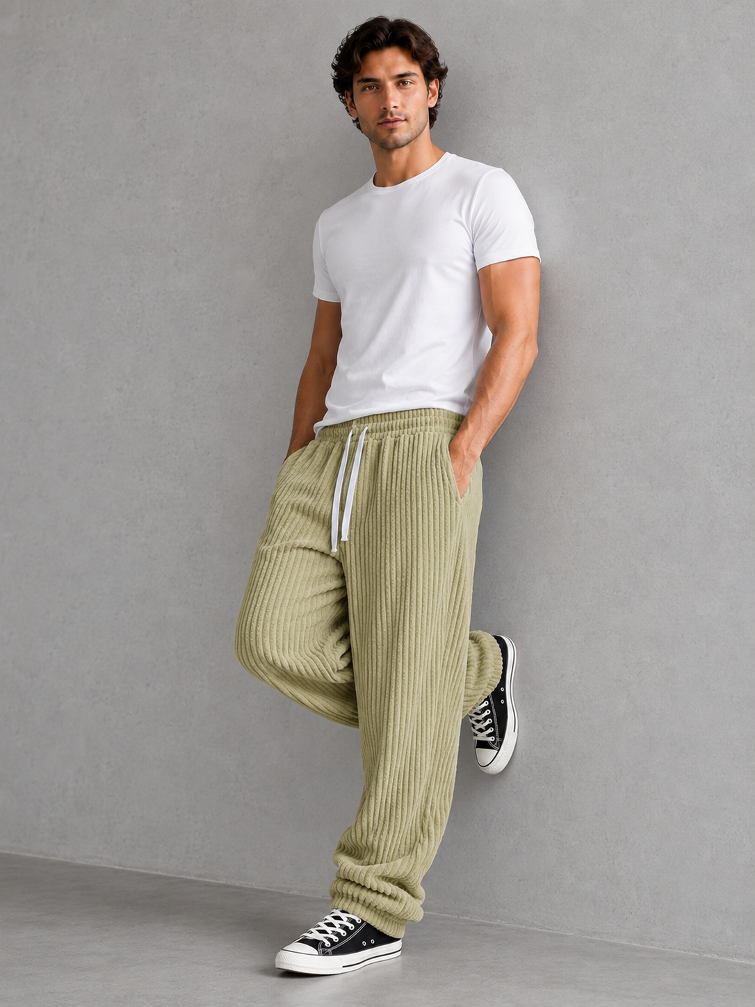 Pantalon Rowan de Danoir Paris en denim bleu avec coupe élégante, affiché sur mannequin.