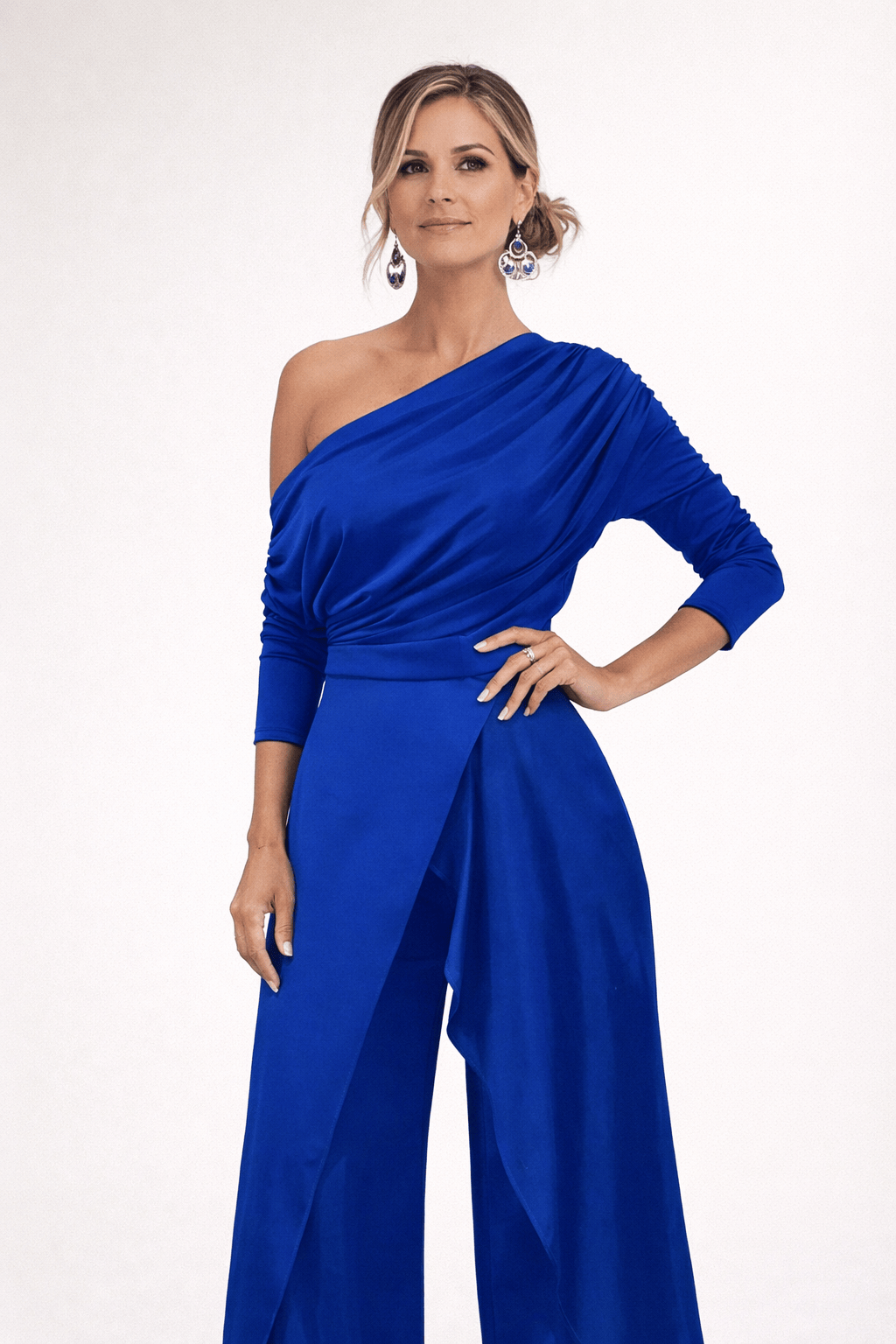 Pantalon mono élégant Danoir Paris Santoro™ en tissu noir, coupe droite, parfait pour un style sophistiqué.