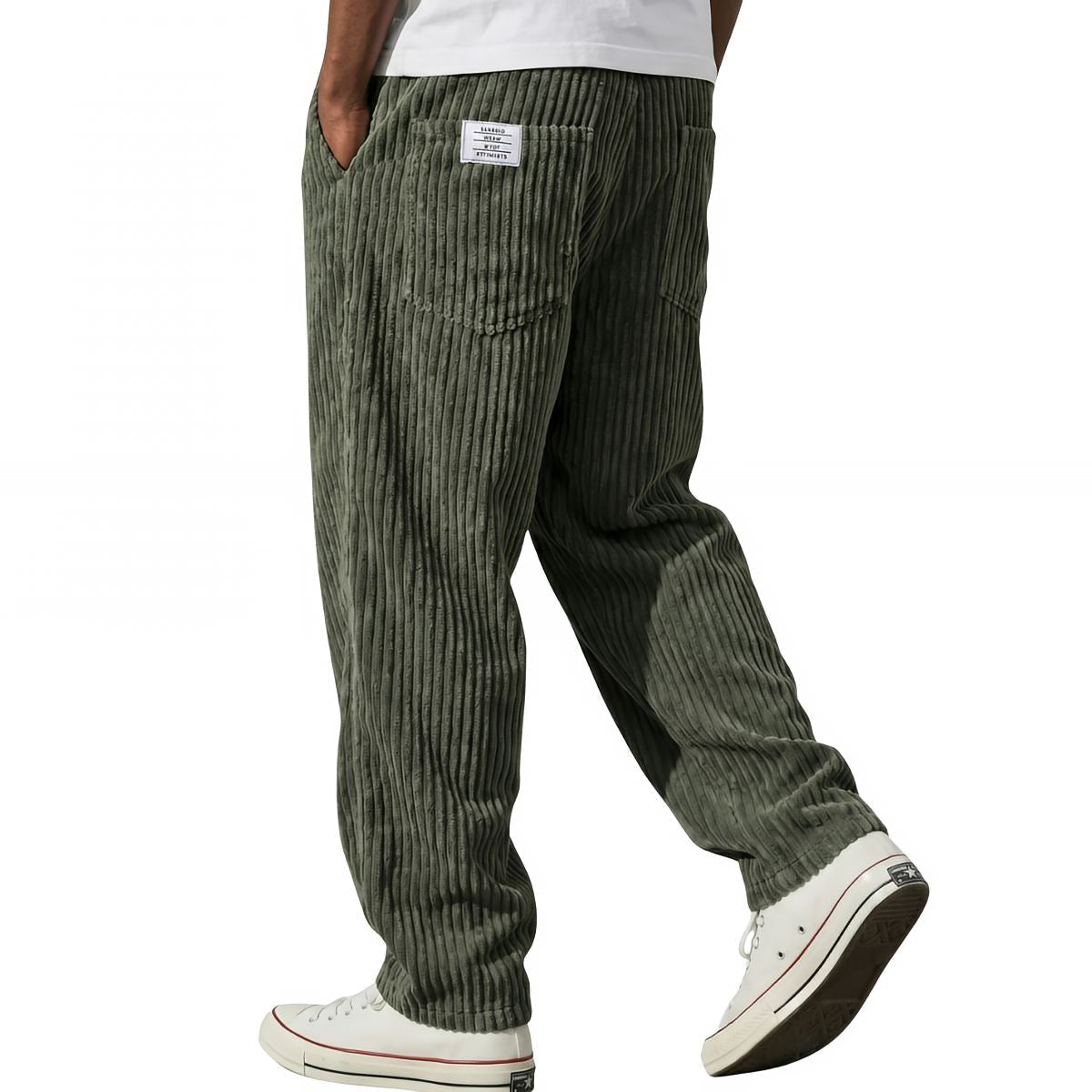 Pantalons en velours côtelé Adriano de Danoir Paris, couleur vert foncé, style décontracté avec poches, vue en gros plan.