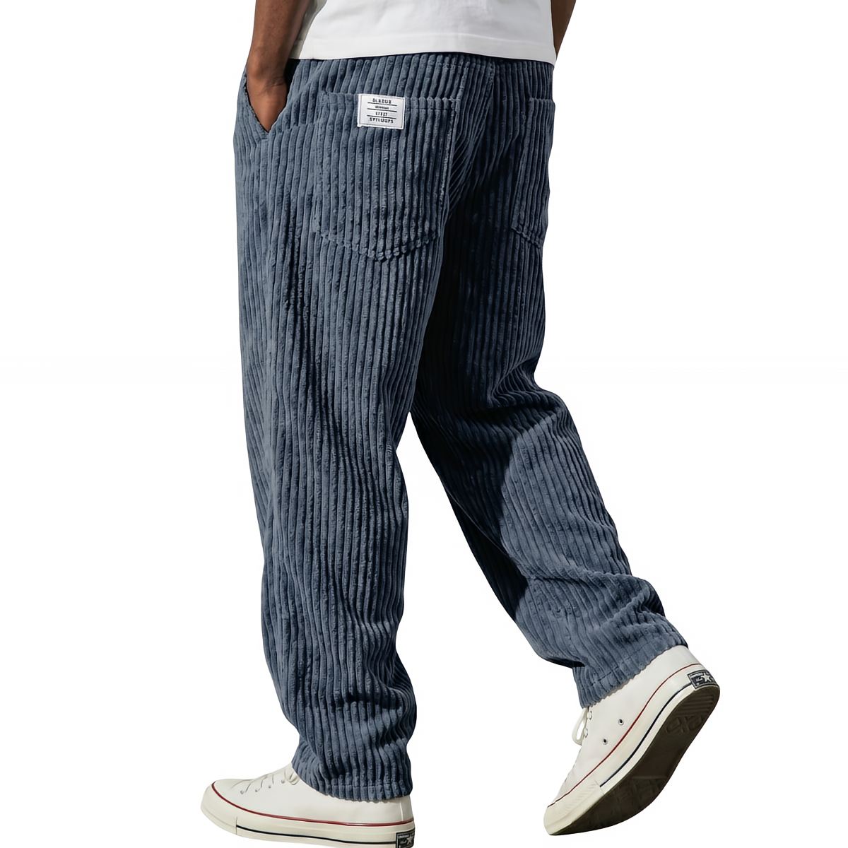 Pantalons en velours côtelé bleu foncé Danoir Paris, coupe droite, tissu doux et texturé, portée décontractée ou élégante.