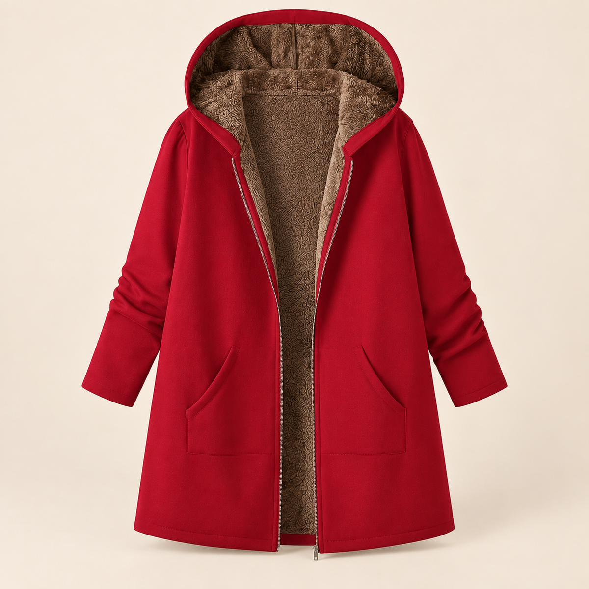 Manteau à capuche douillet Evelyn™ en sherpa de Danoir Paris, vue ouverte montrant la texture chaude et confortable du tissu.
