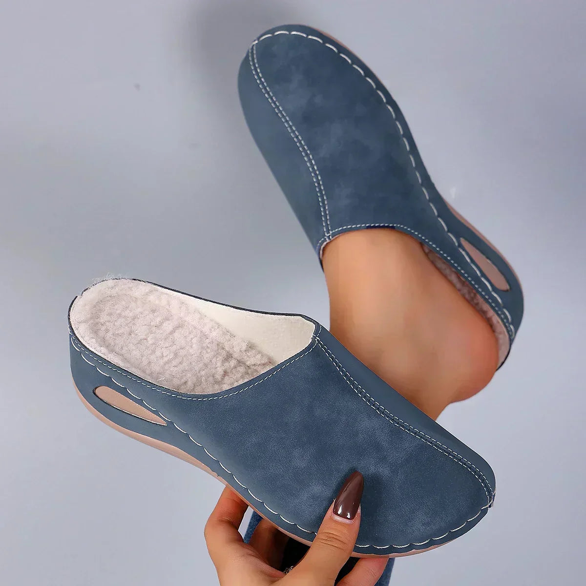 Pantoufles orthopédiques Mare de Danoir Paris, chaussures confortables pour le bien-être des pieds, en cuir doux.