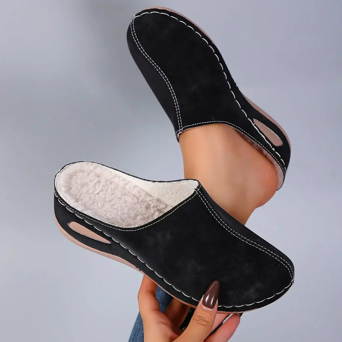 Pantoufles orthopédiques Mare de Danoir Paris, chaussures confortables pour le maintien des pieds, en matériaux doux et souples.