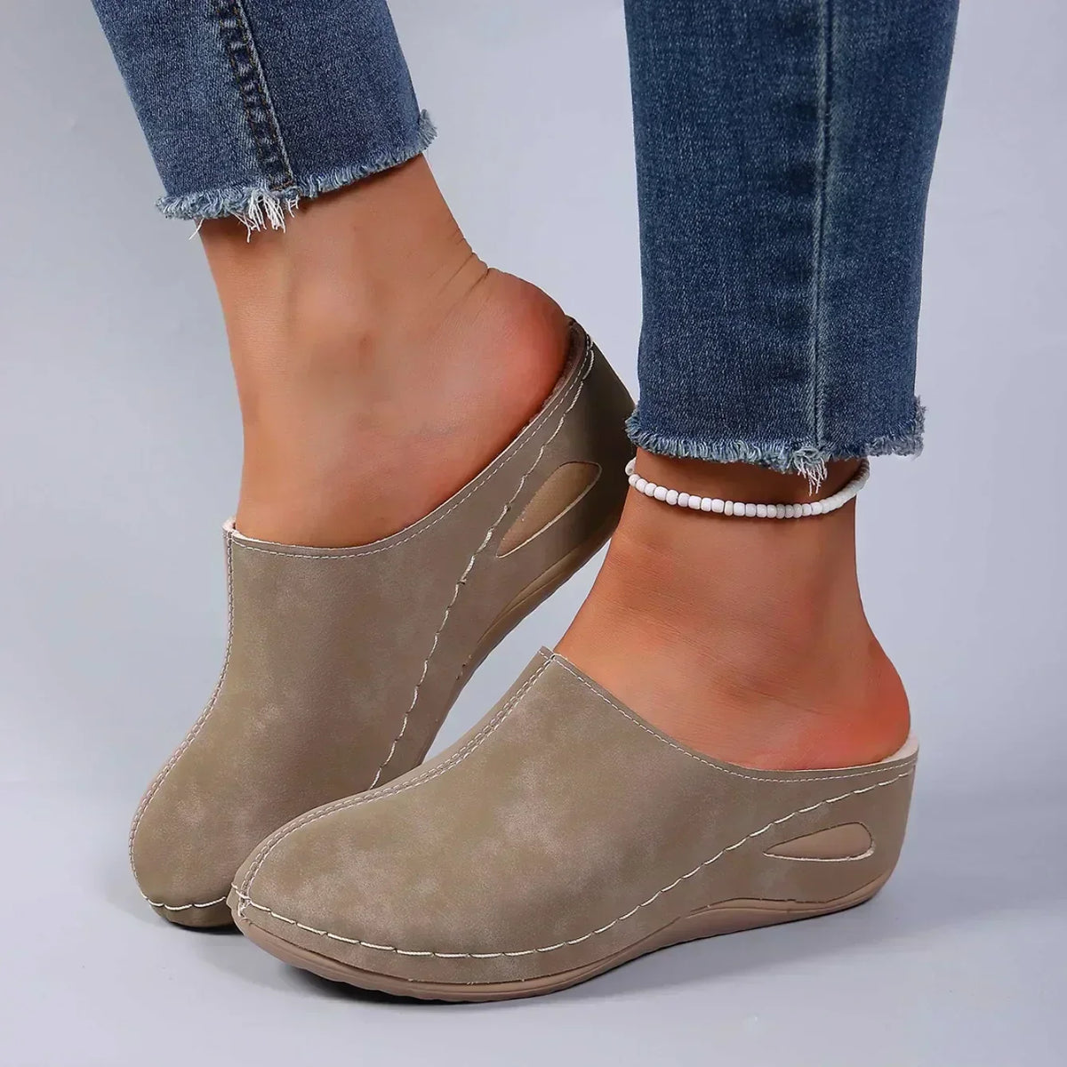Pantoufles orthopédiques Mare de Danoir Paris, chaussures confortables en tissu avec semelle antidérapante et design élégant.