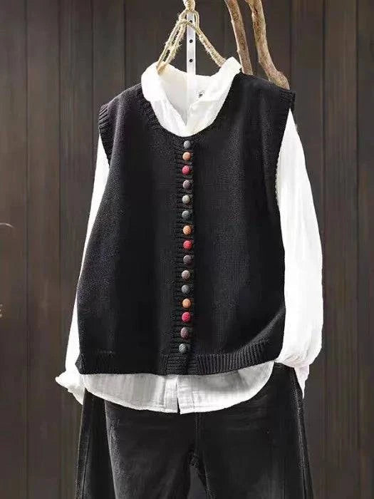 Cardigan chic quotidien Sadie de Danoir Paris, doux, élégant, porté avec manches longues et finition raffinée.