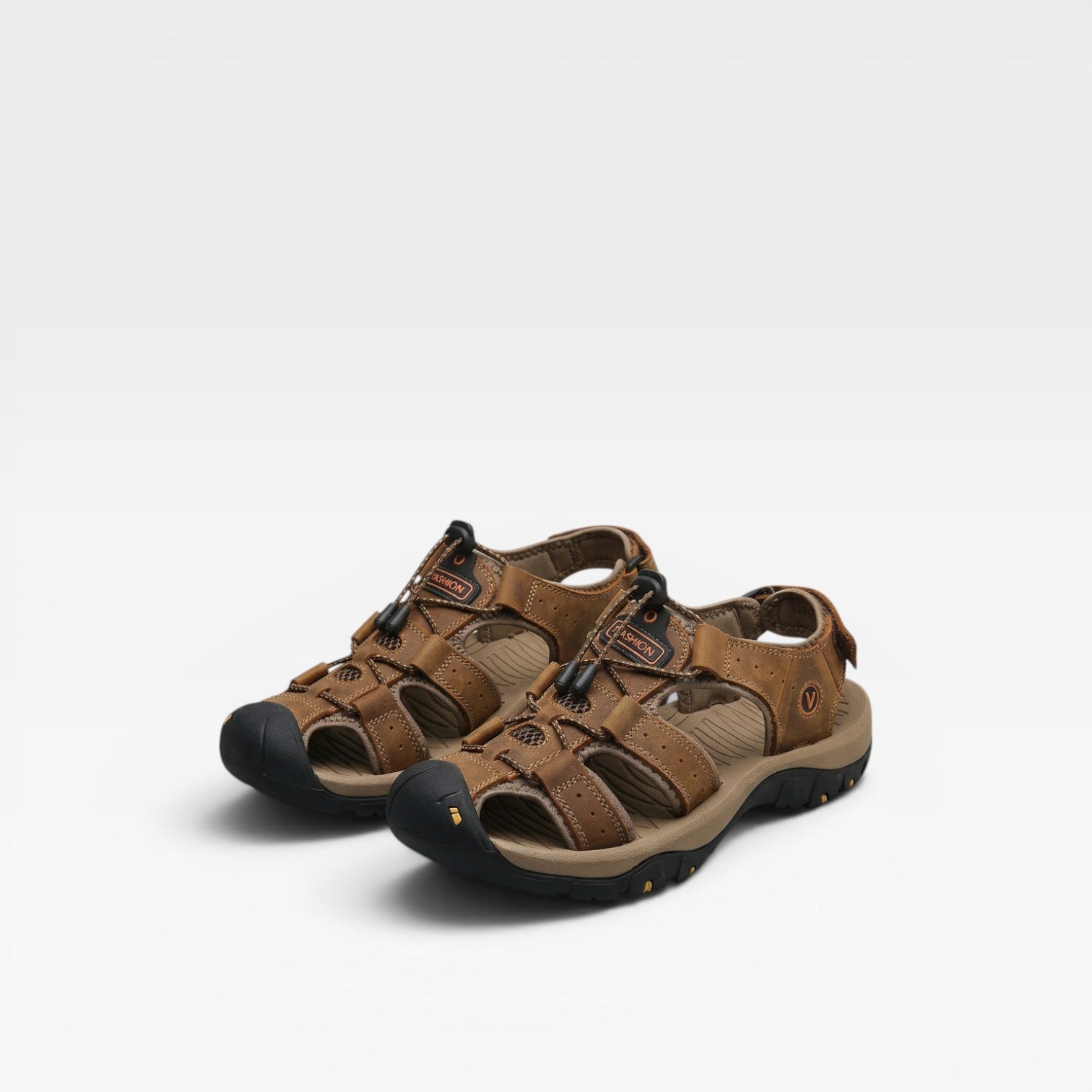 Sandales de randonnée pour hommes Danoir Paris en cuir véritable, à bout fermé, réglables, adaptées aux activités outdoor.