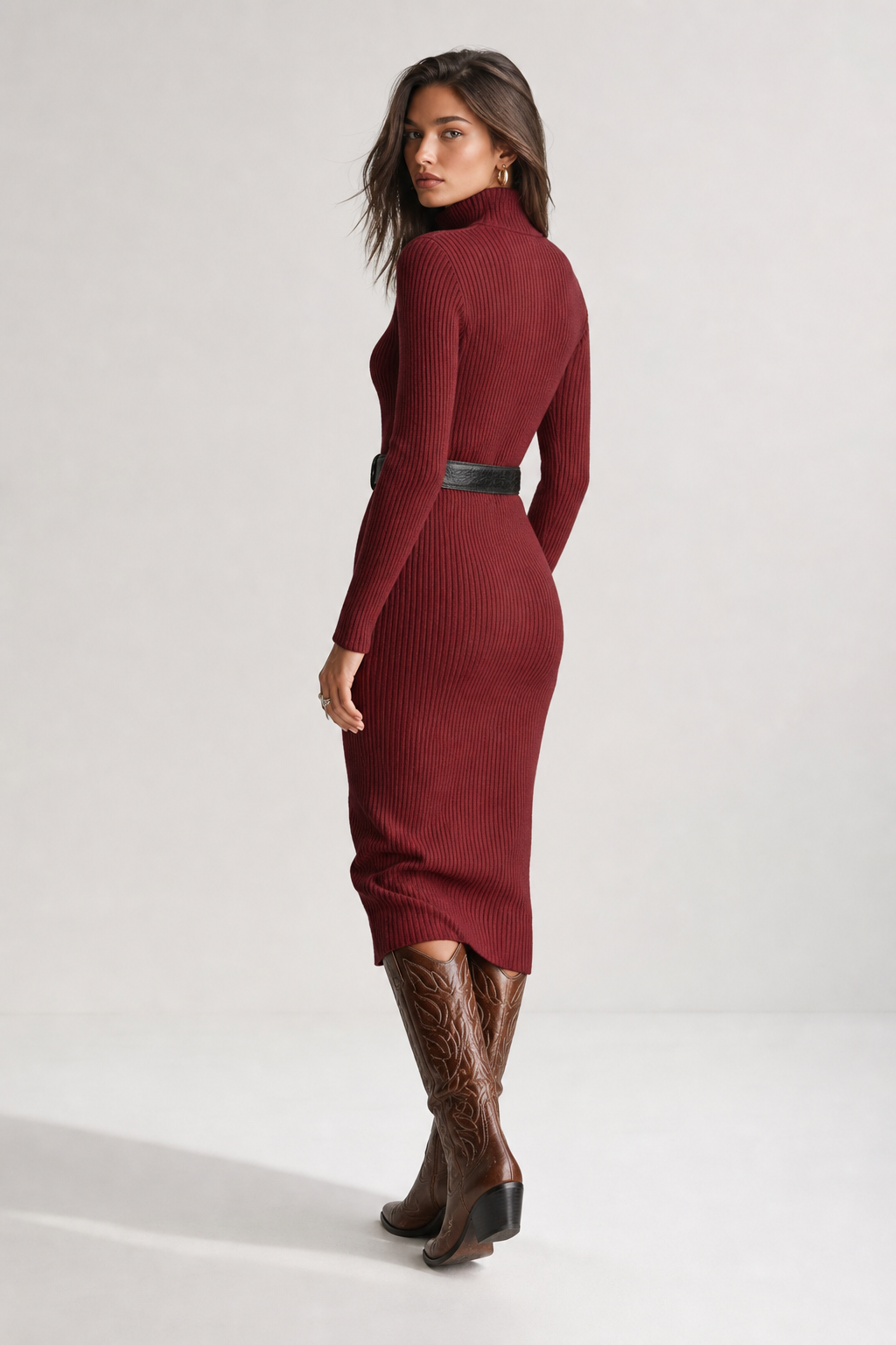 Robe midi en tricot côtelé Danoir Paris, femme, avec col zippé et ceinture, style élégant et confortable.