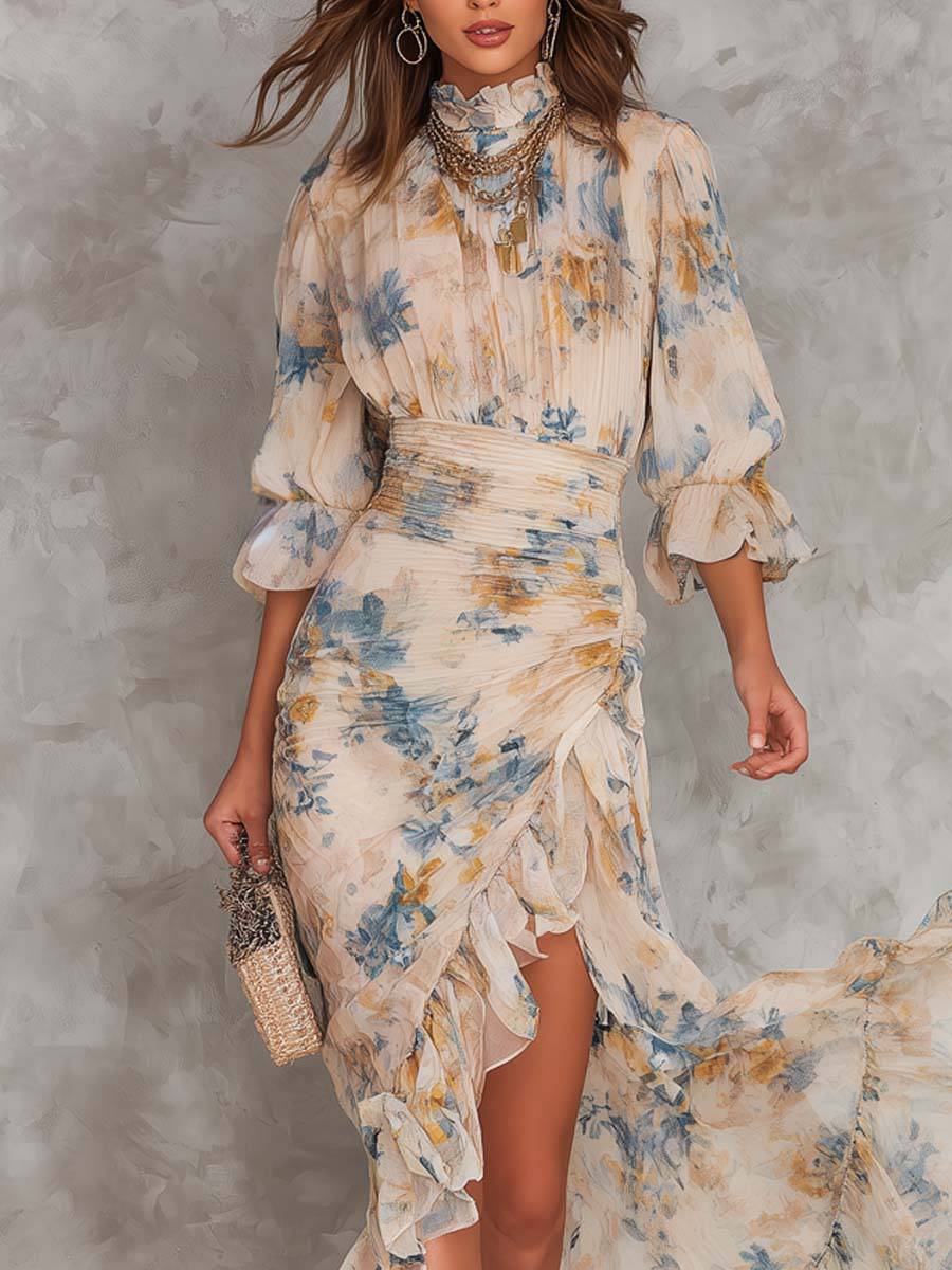 Robe longue en chiffon beige à col roulé, imprimé floral, style irrégulier, de la marque Danoir Paris, avec motif peinture à l'huile.