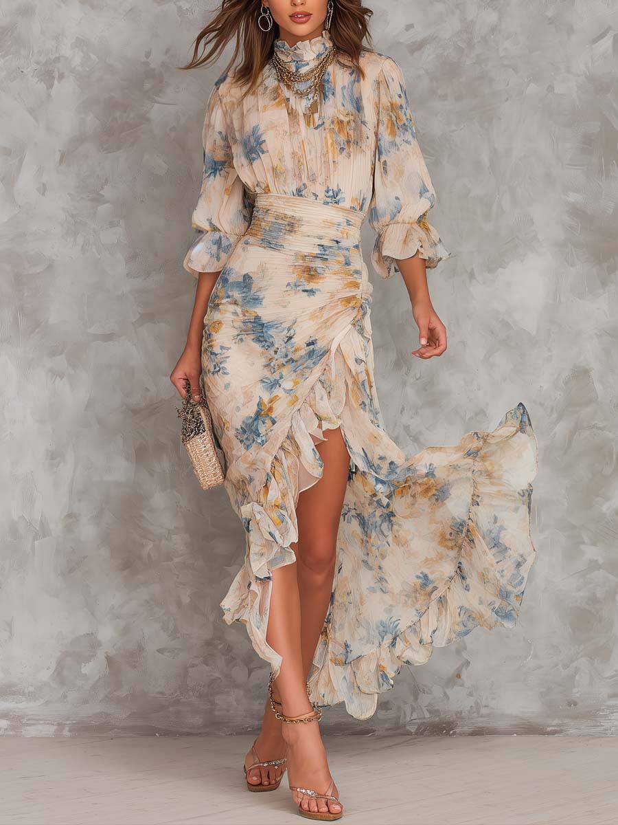 Robe longue beige en chiffon avec col roulé, imprimé floral et coupe irrégulière, par Danoir Paris, style robe florale.