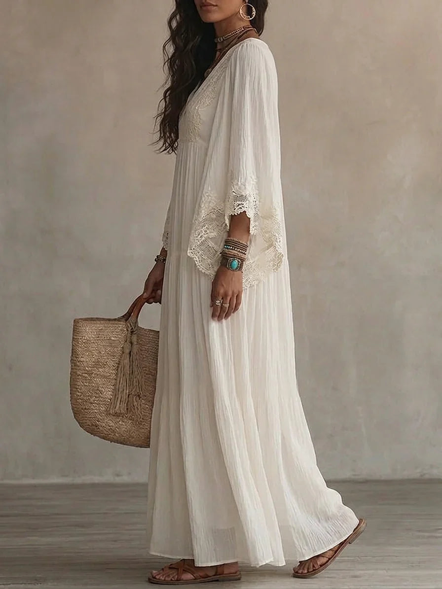 Robe longue en chiffon ivoire et dentelle Celeste de Danoir Paris, détail de la dentelle et légèreté du tissu.
