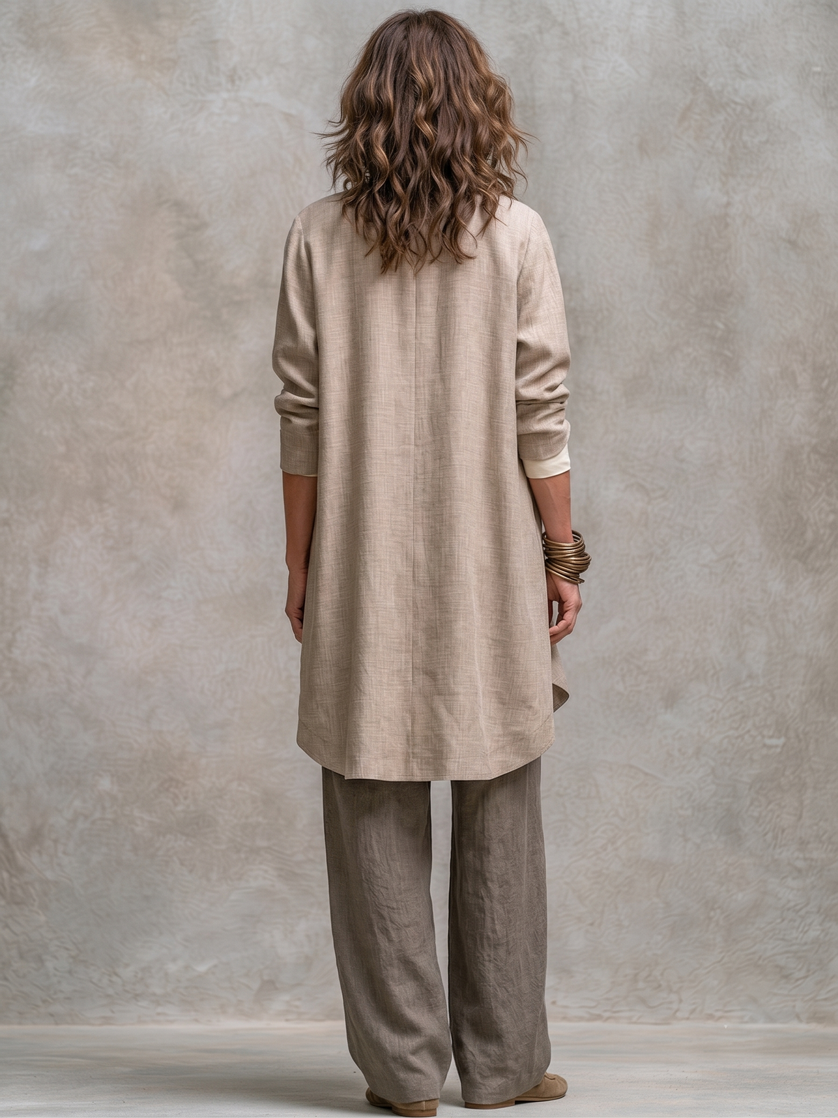Ensemble trois pièces Elena de Danoir Paris, vêtements assortis élégants pour un look sans effort, vue de l'ensemble complet.