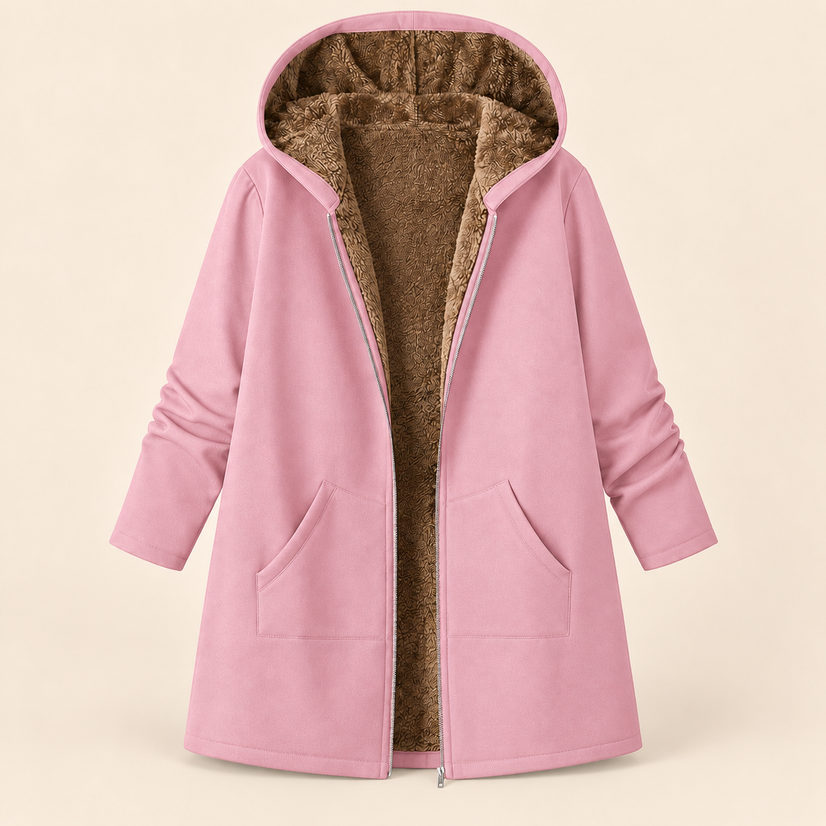 Manteau à capuche douillet Evelyn™ en sherpa rose doux, avec intérieur en teddy, par Danoir Paris, pour l'hiver.
