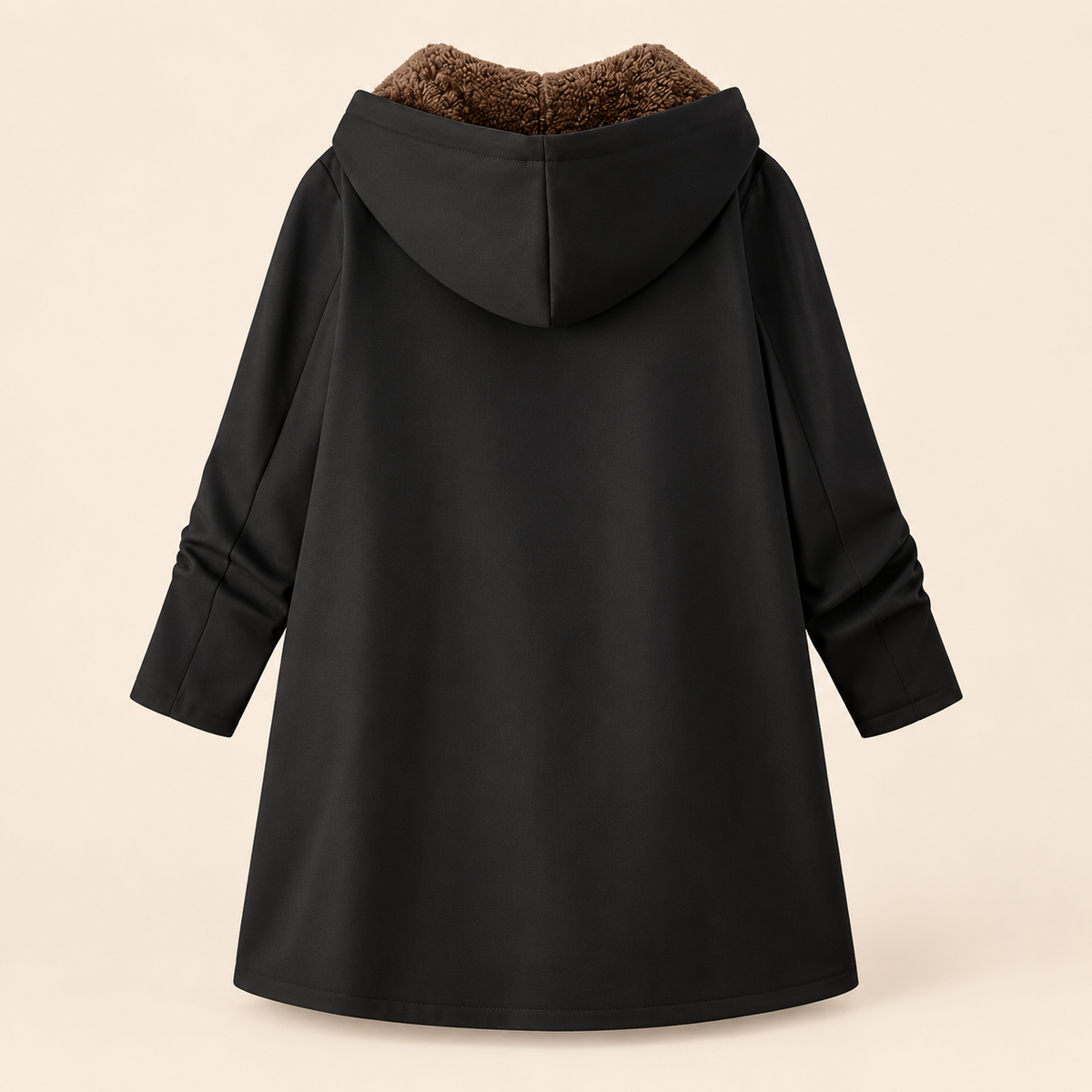 Manteau à capuche en sherpa Danoir Paris Evelyn™ avec doublure douce et chaude, porté sur un mannequin.