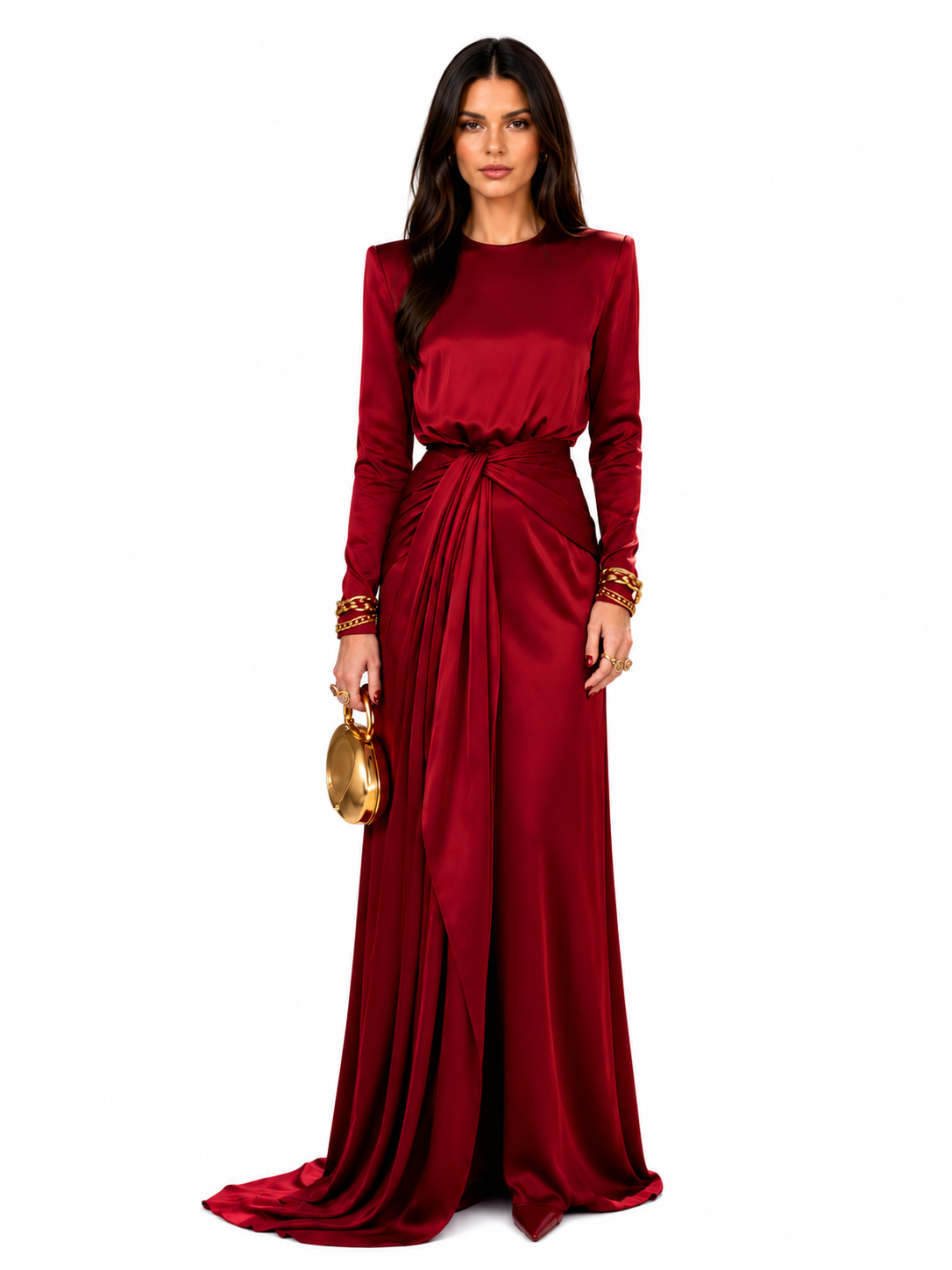 Robe longue en satin Drapé Cassandra de Danoir Paris portée par une femme, look élégant et fluide, matière brillante et sophistiquée.