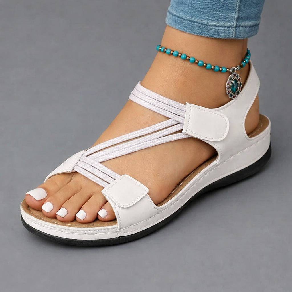 Sandales légères Agnes de Danoir Paris, confortables, en cuir beige avec semelle antidérapante, pour femme.