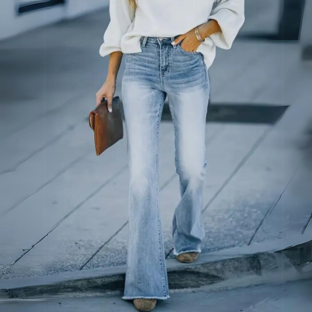 Jeans bohémien élastiques Joanne Danoir Paris, coupe skinny, couleur bleu denim, détails décontractés.