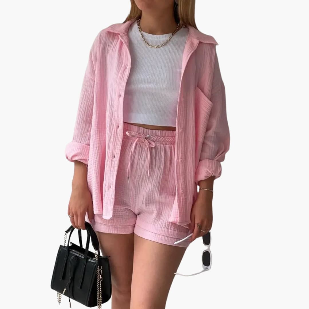 Ensemble 2 pièces Délya Danoir Paris en beige, vêtements confort et élégant pour femmes, vue en gros plan.