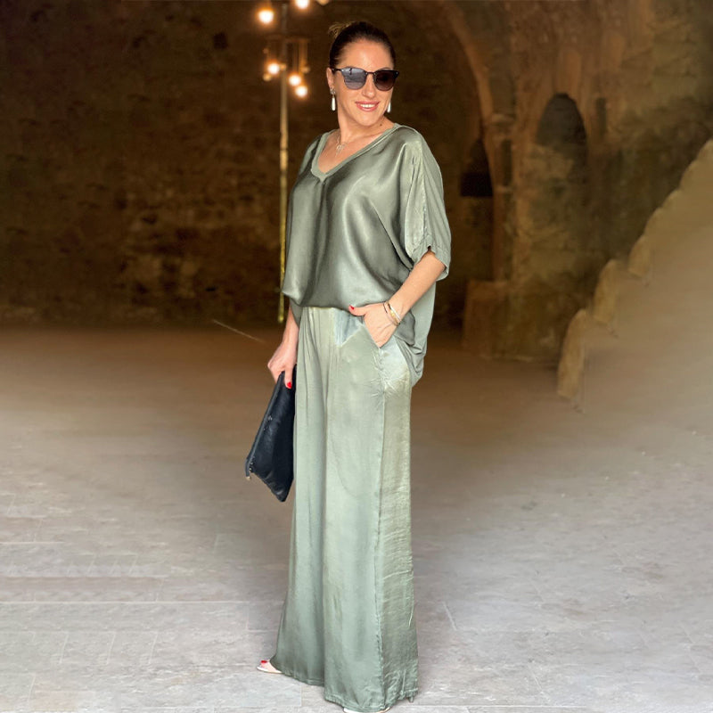 Ensemble Satin Brillant Pauline de Danoir Paris, vêtement élégant en satin brillant, couleur verte, taille XS, pour femme.