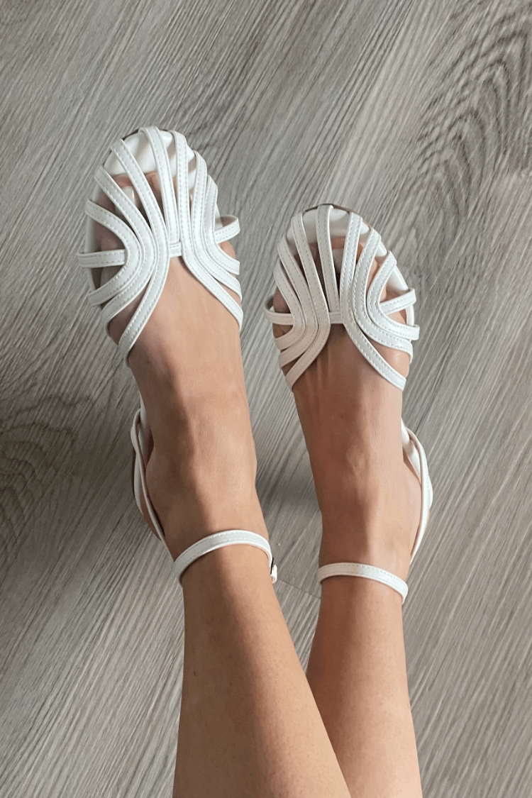 Sandales Danoir Paris Vittoria avec bijoux dorés, semelle élégante et design sophistiqué, taille 34, style féminin et chic