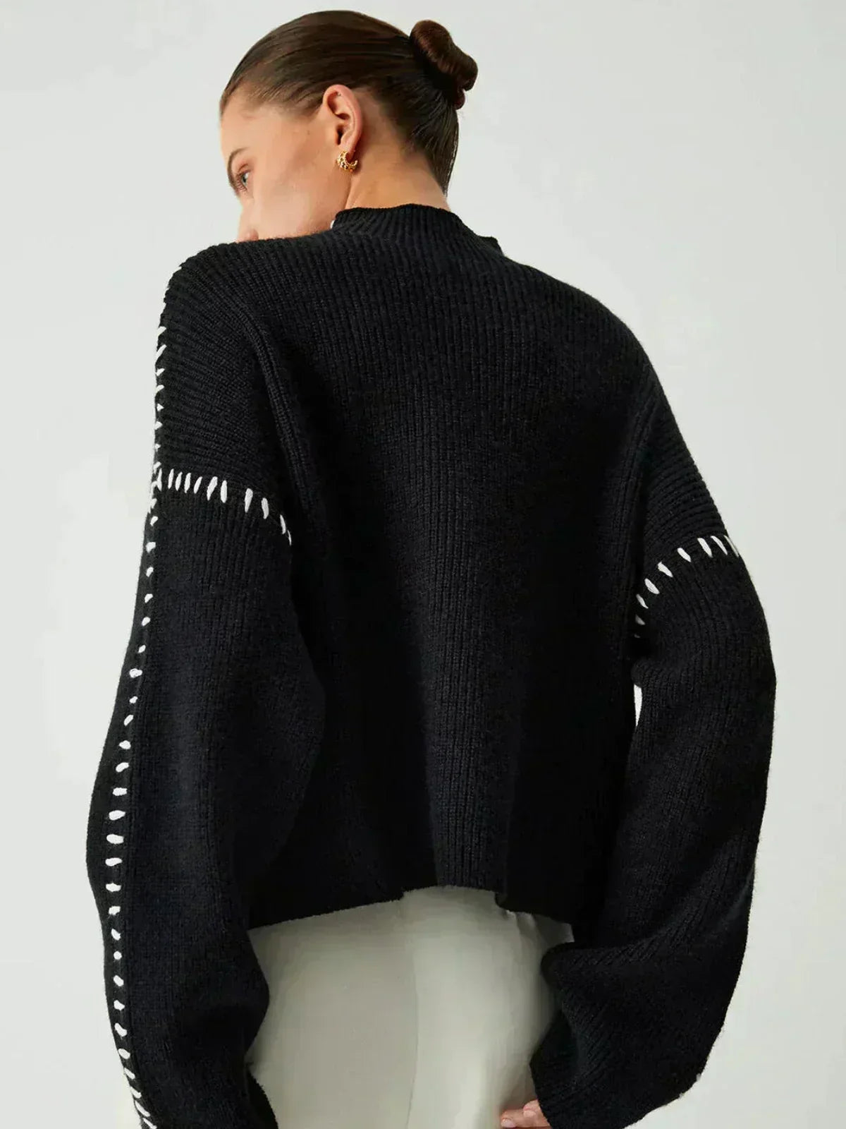 Pull confortable Danoir Paris Nia pour l'automne, en couleur noire, douceur et style pour la saison automnale.