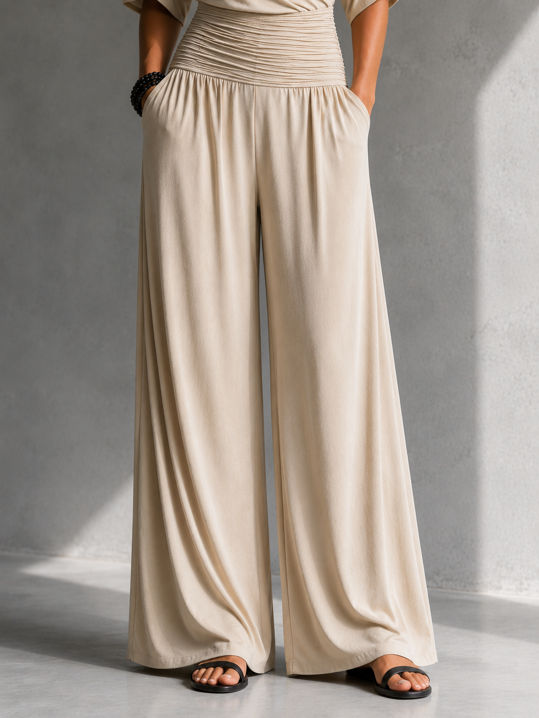 Combinaison élégante Mia de Danoir Paris en ivoire, style sophistiqué et tissu fluide pour femme.