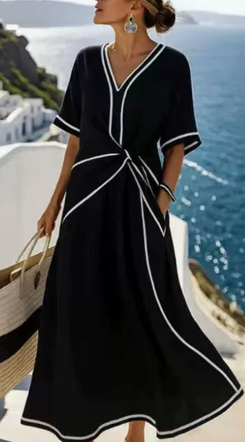 Robe décontractée Clara de Danoir Paris en tissu bleu, vue de face, style relaxé et élégant pour femme.