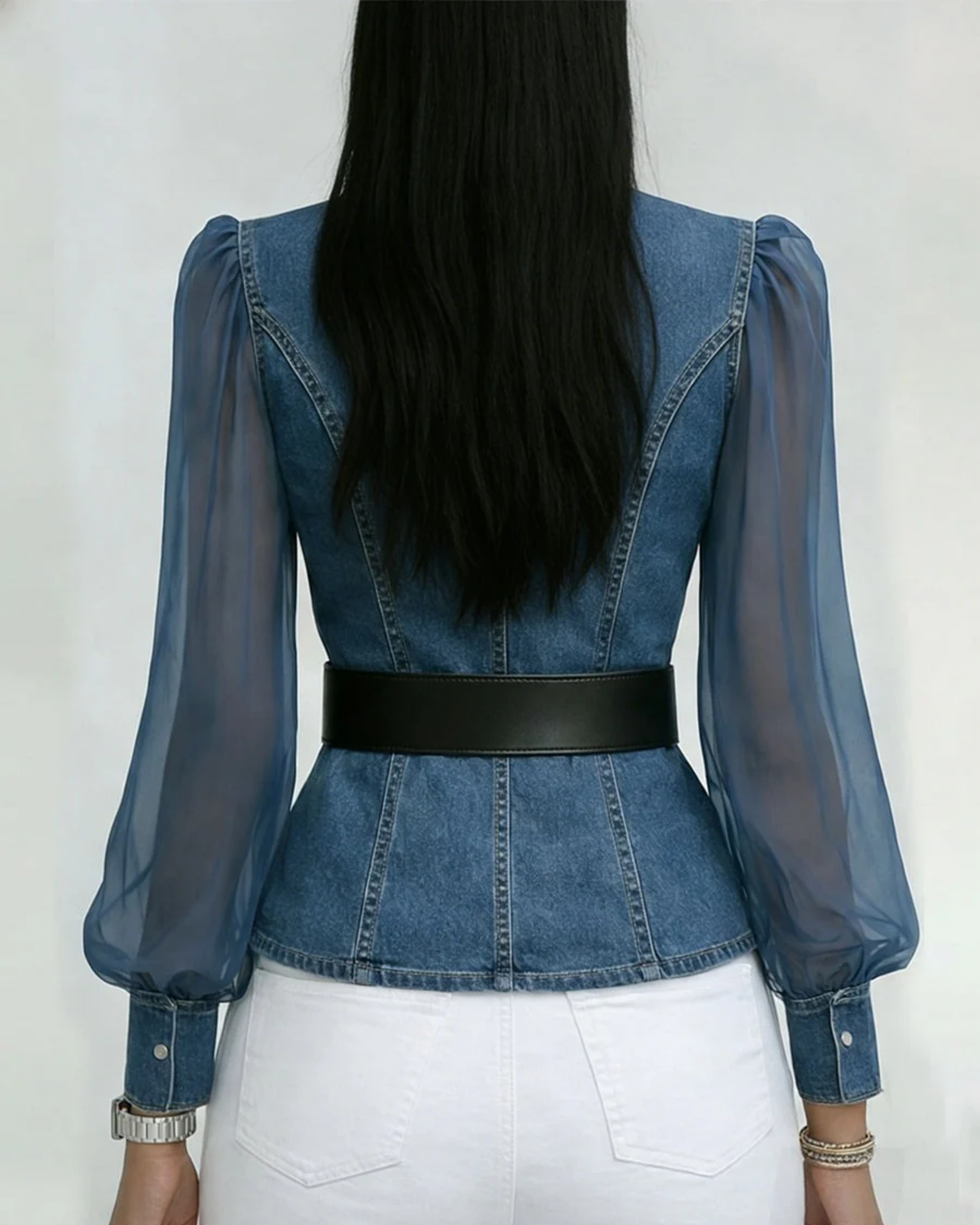 Top en denim Alessia de Danoir Paris avec manches en chiffon léger, couleur azur, élégant et fluide.