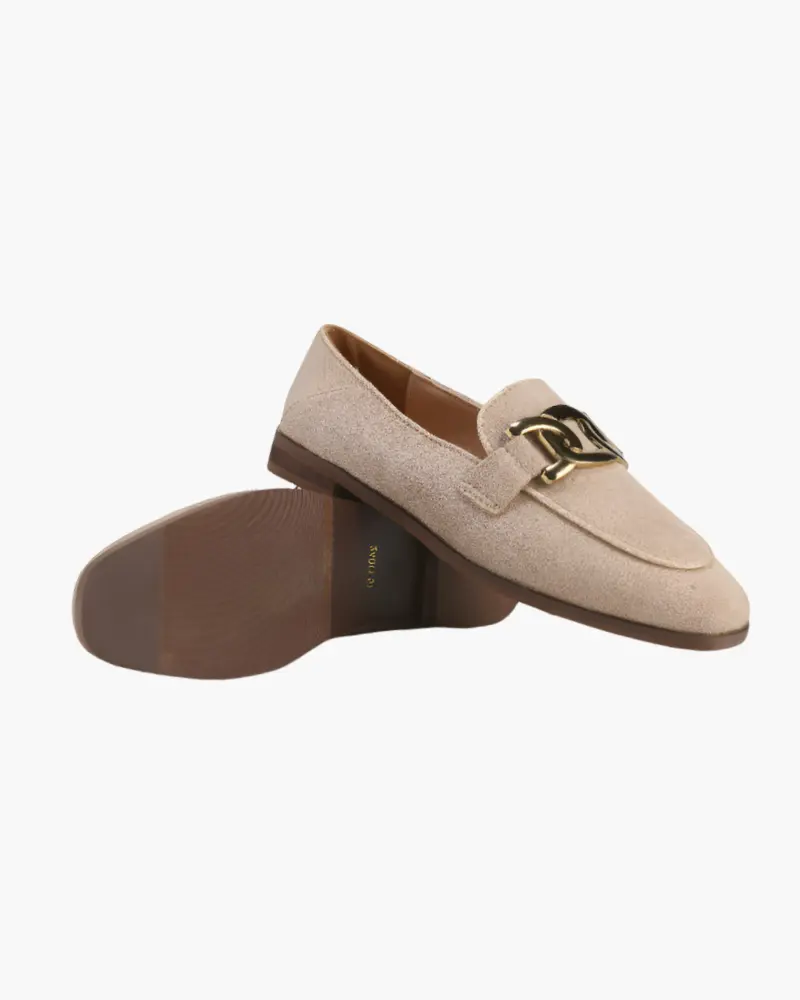 Mocassins Duchess en daim beige pour femme de la marque Danoir Paris, style élégant et confortable.