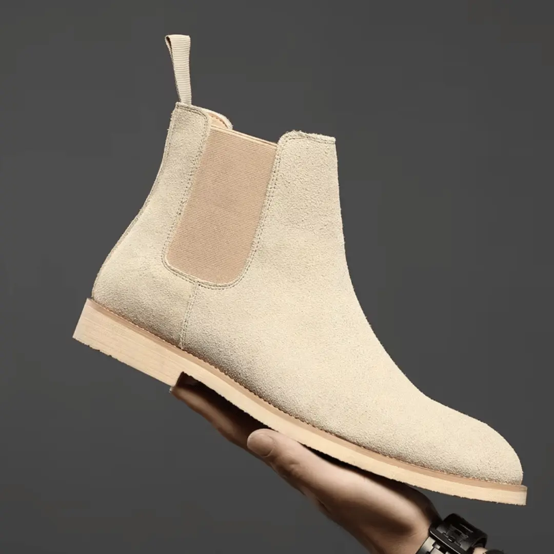 Bottes Chelsea en daim beige Danoir Paris Bradley, pointure 38, avec semelle élégante et design classique.