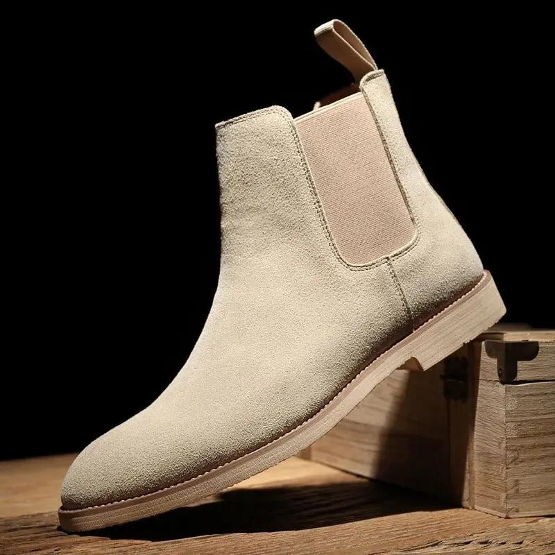 Bottes Chelsea en daim beige Bradley de Danoir Paris, taille 38, avec semelle souple et design élégant.