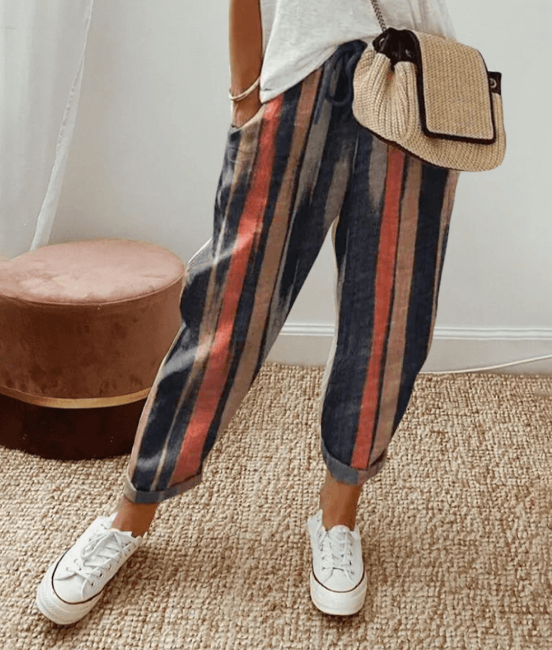 Pantalons confortables et élégants Zoé de Danoir Paris, beige avec motif circulaire, vue de face sur fond neutre