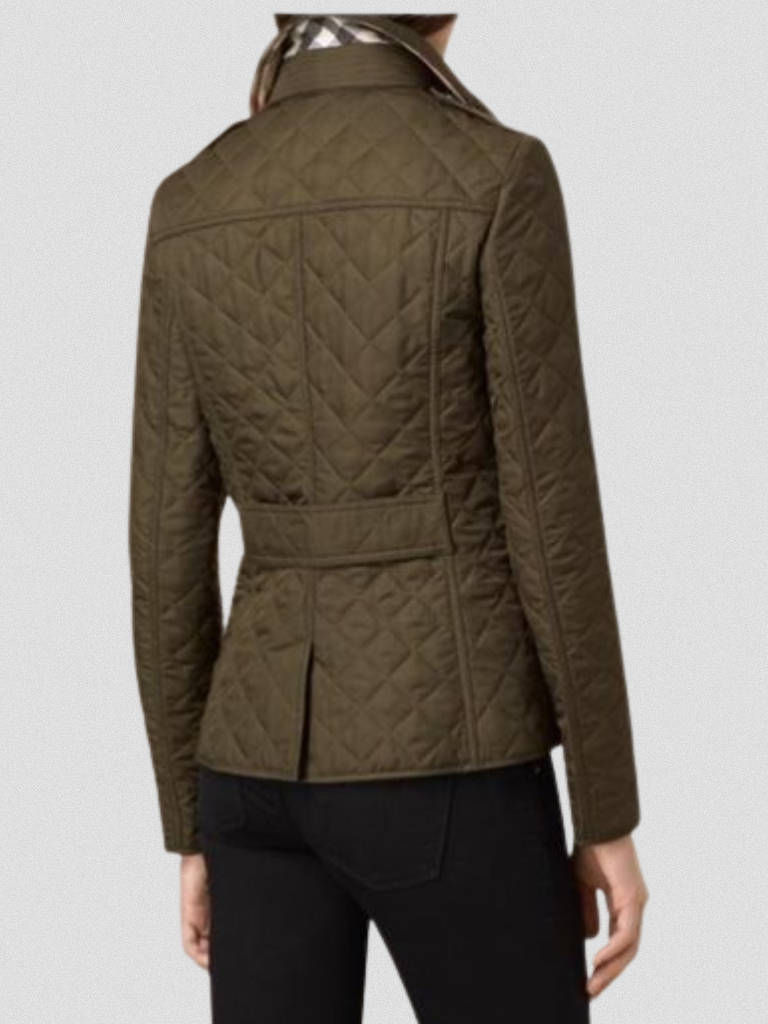 Veste d'automne Danoir Paris Jennifer beige, légère et élégante, portée sur un mannequin.