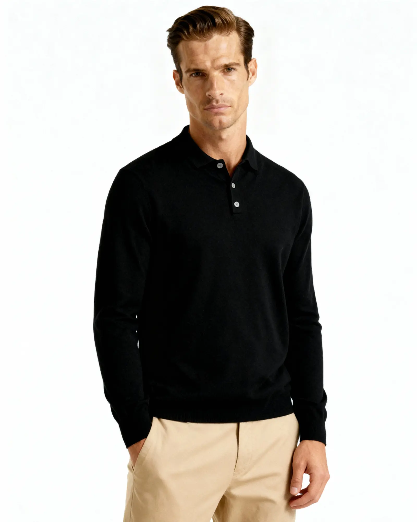 Polo beige en cachemire 100% Danoir Paris, vue de face, doux et élégant, avec col classique et finition soignée.