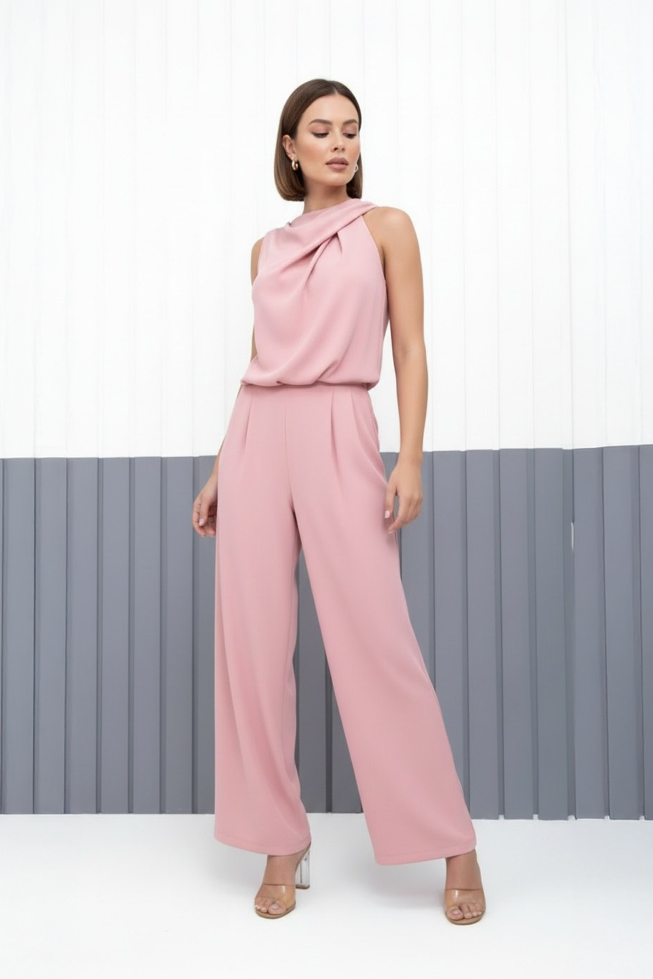 Combinaison élégante sans manches Danoir Paris Élise en beige pour femmes, taille 38-40, vue de face.