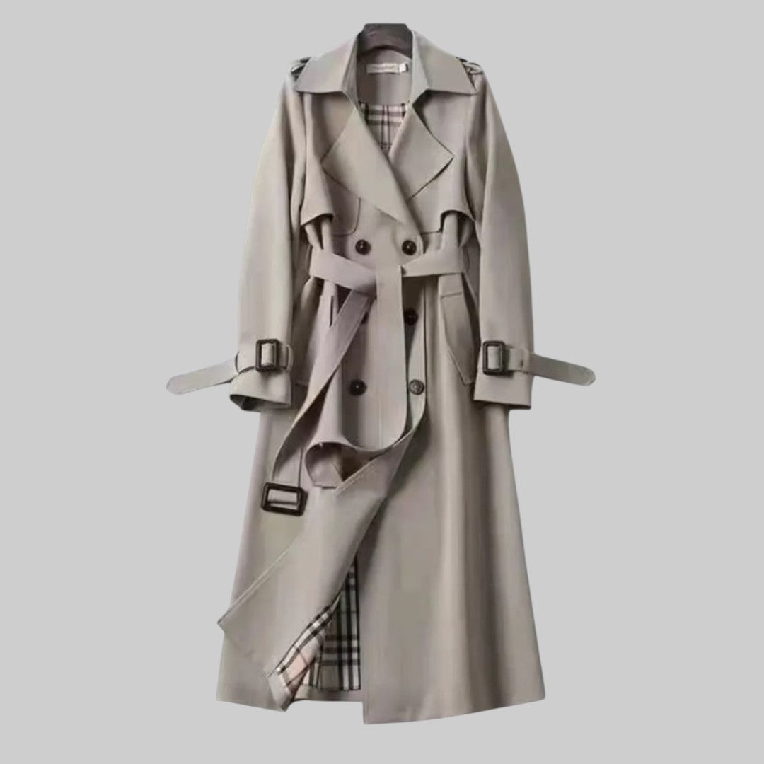Trench-coat classique Jakarta™ beige de Danoir Paris, coupe élégante et tissu léger pour femme.
