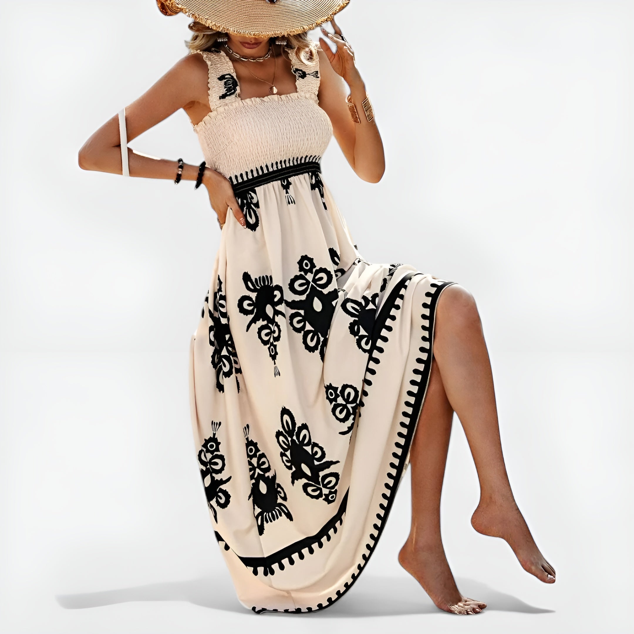 Robe d'été beige Magda de Danoir Paris avec style unique, en tissu léger et fluide, vue de face sur mannequin.