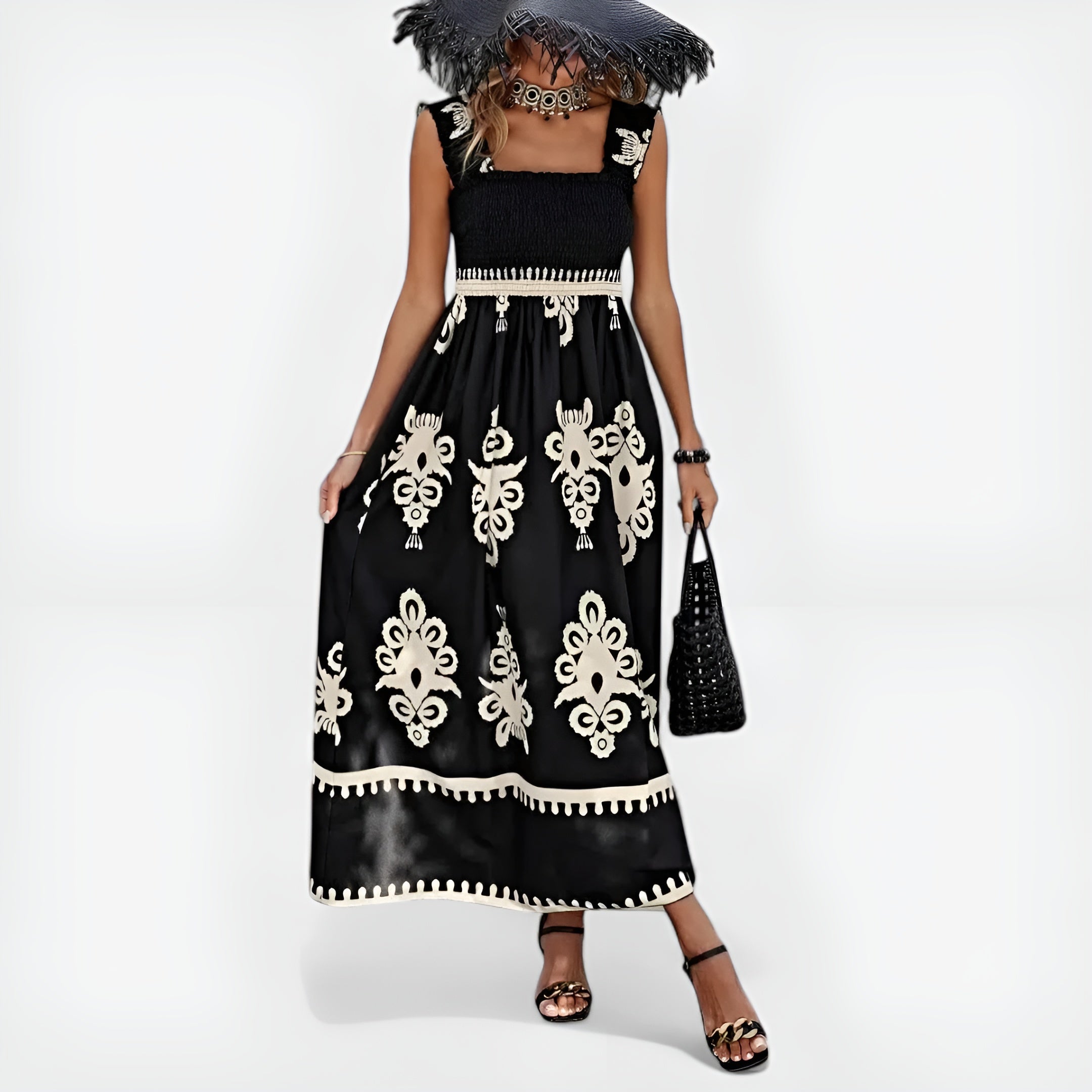 Robe d'été beige Magda de Danoir Paris, vêtement léger avec style unique, portée élégante pour la saison estivale.