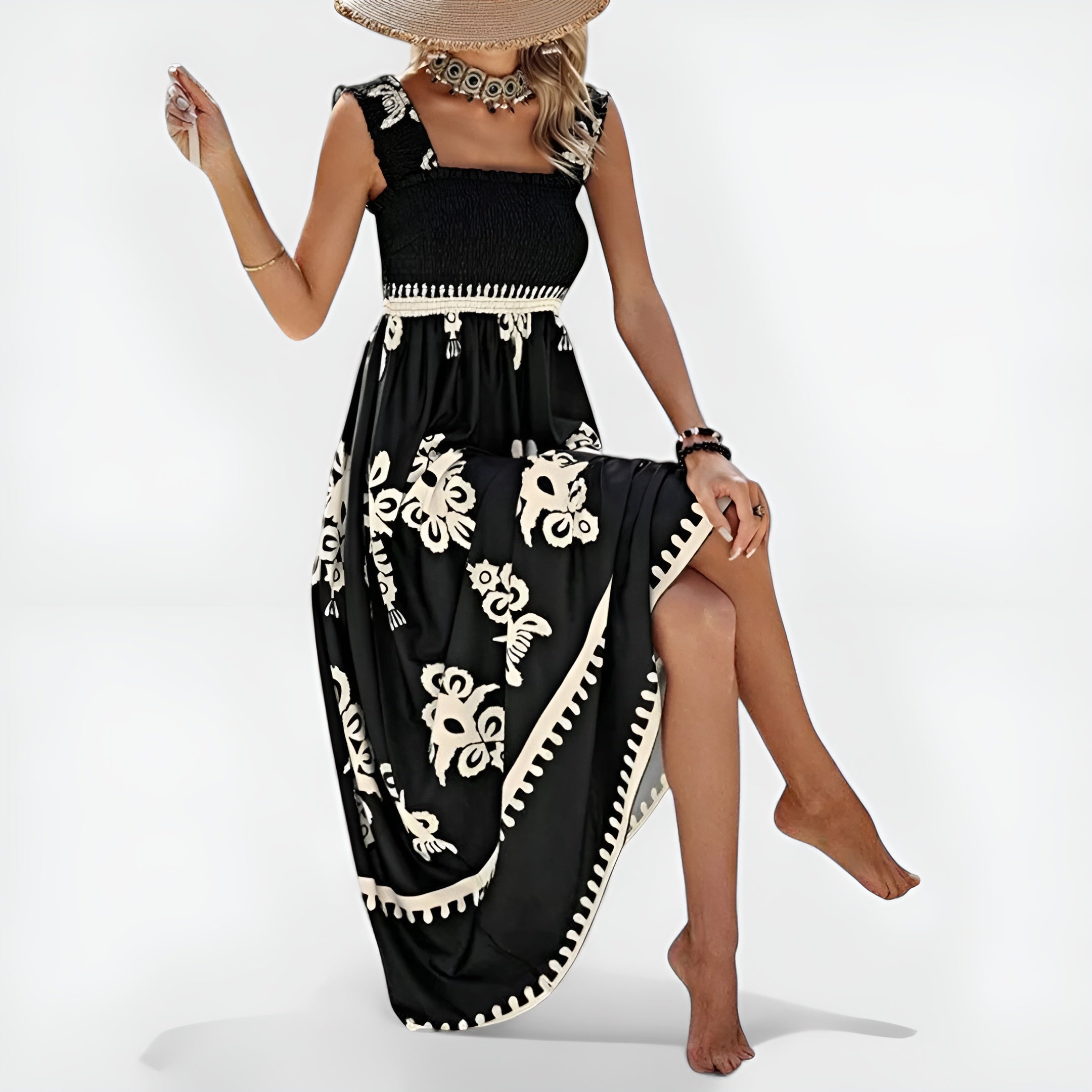 Robe d'été beige Magda de Danoir Paris, style unique, légère et fluide, parfaite pour la saison estivale.
