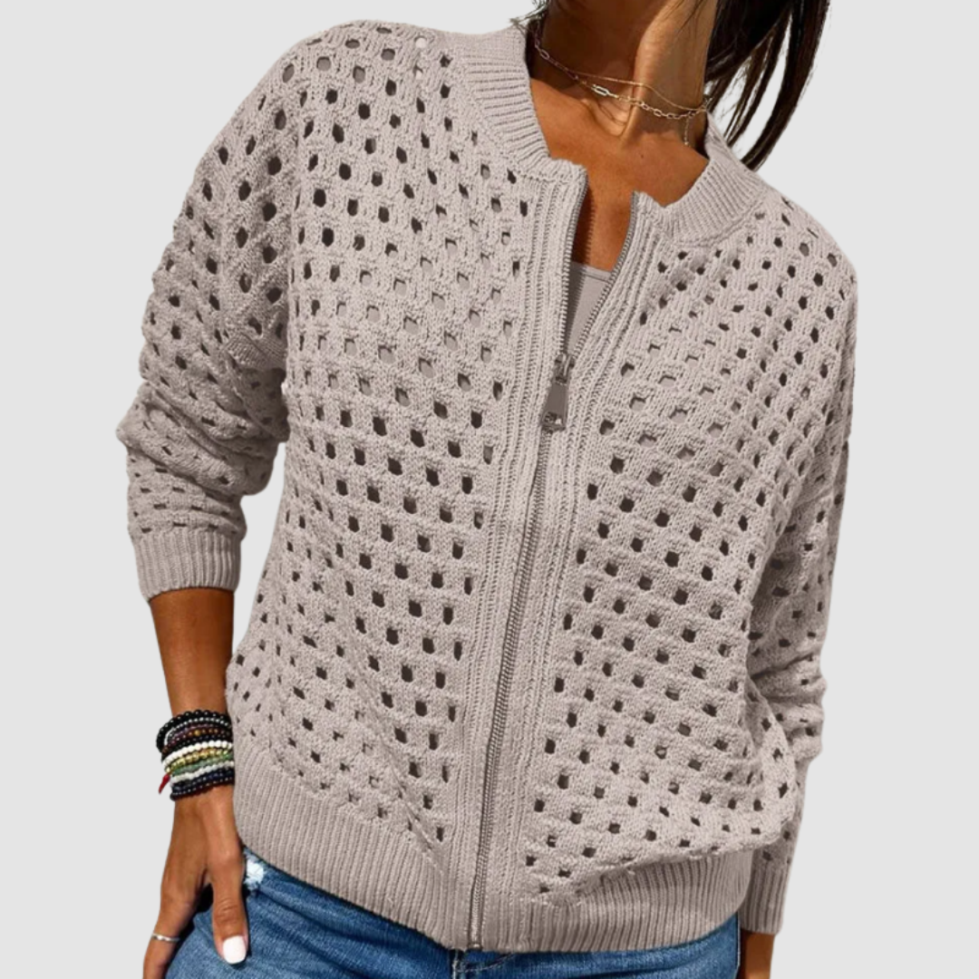 Cardigan en maille Desiree™ Premium de Danoir Paris, beige, taille XS, porté, détail tissé, style élégant et confortable.