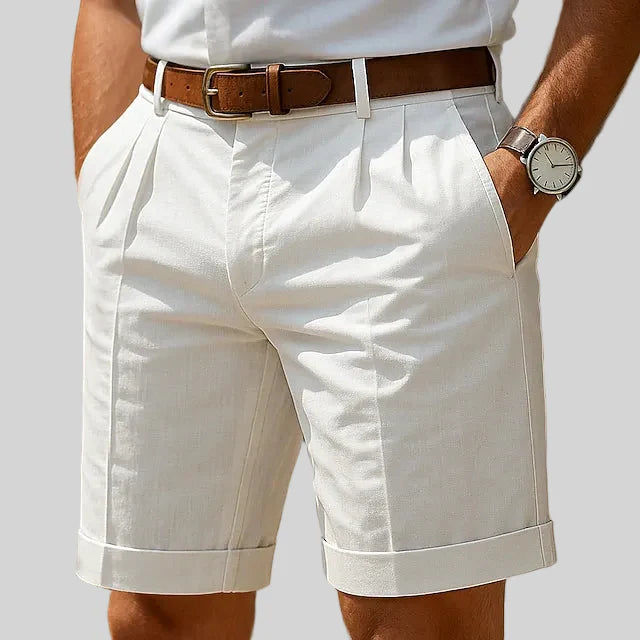 Shorts bermuda d'été Danoir Paris Varel avec plis, en blanc, tissu léger et confortable pour homme.