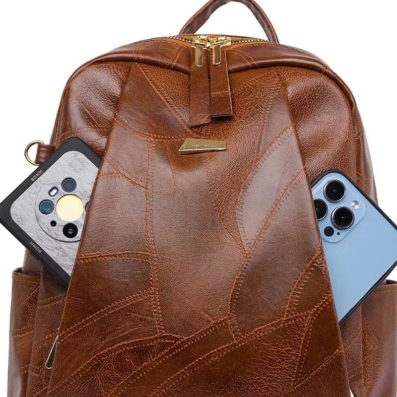 Sac à dos Lydia Danoir Paris blanc, élégant et classique, avec détails sophistiqués, idéal pour un look chic et tendance.