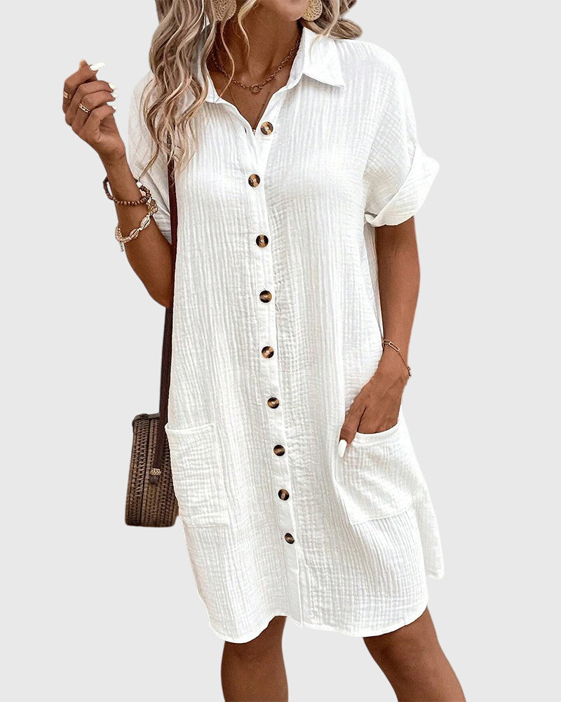 Robe confortable blanche Caroline de Danoir Paris, tissu doux et coupe décontractée, idéale pour la détente et le confort.