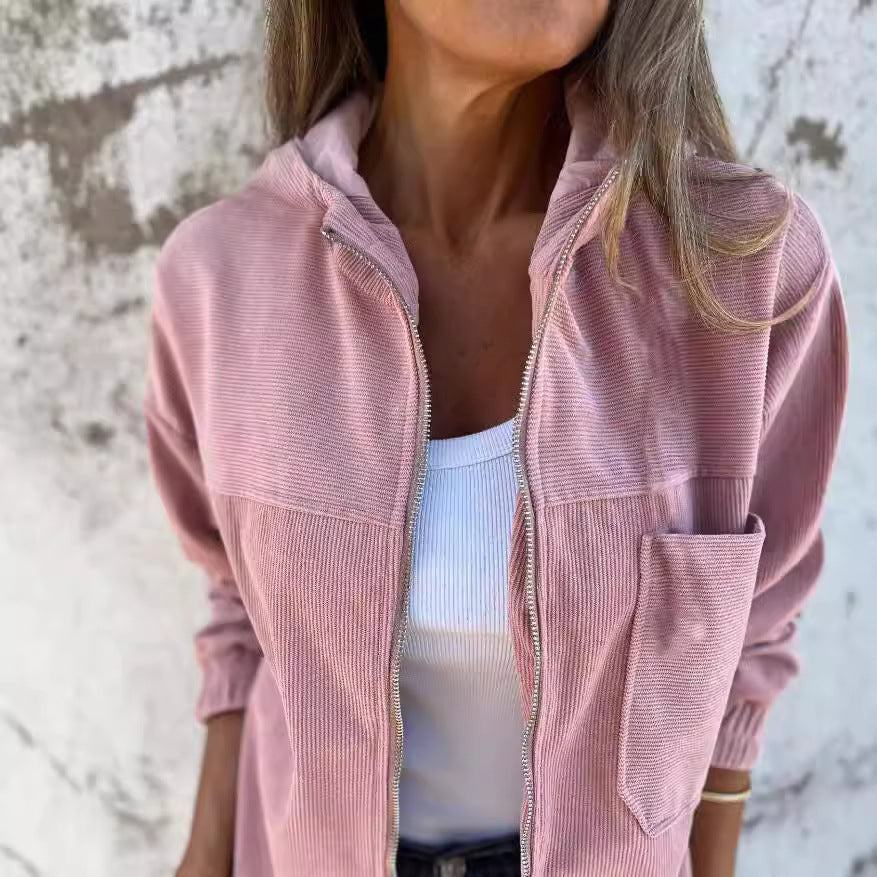 Veste en velours blanche Clémence de Danoir Paris, vêtement confortable et élégant pour femme.